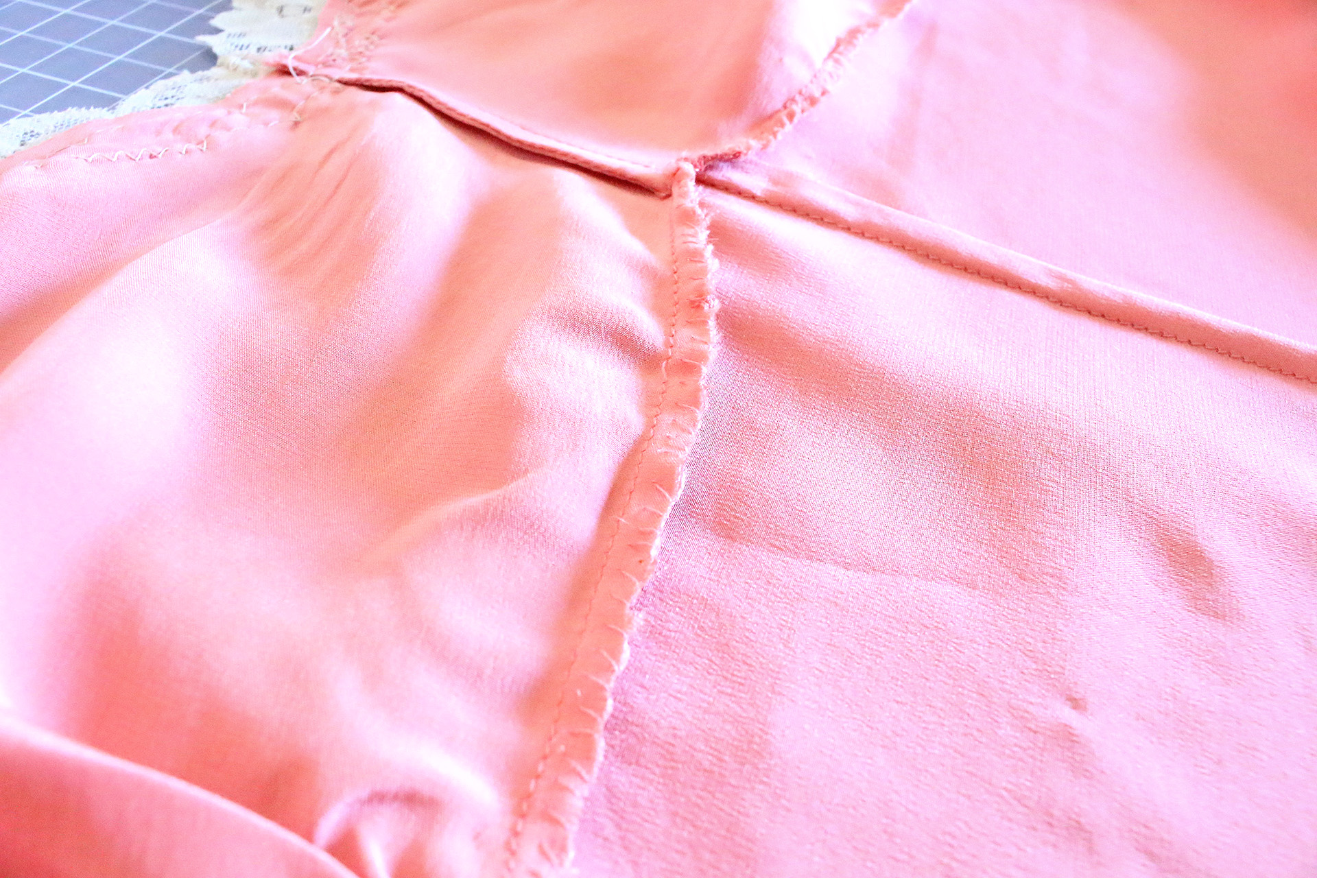 Vintage Inspired Slip Interior detail, hand sewing and French seam | @vintageontap