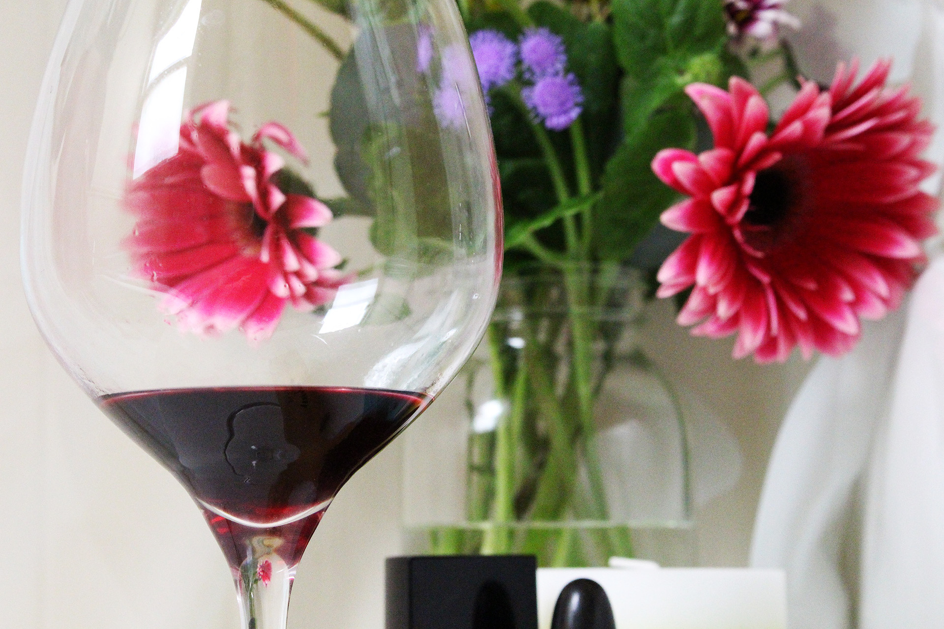 Wine and Flowers | @vintageontap
