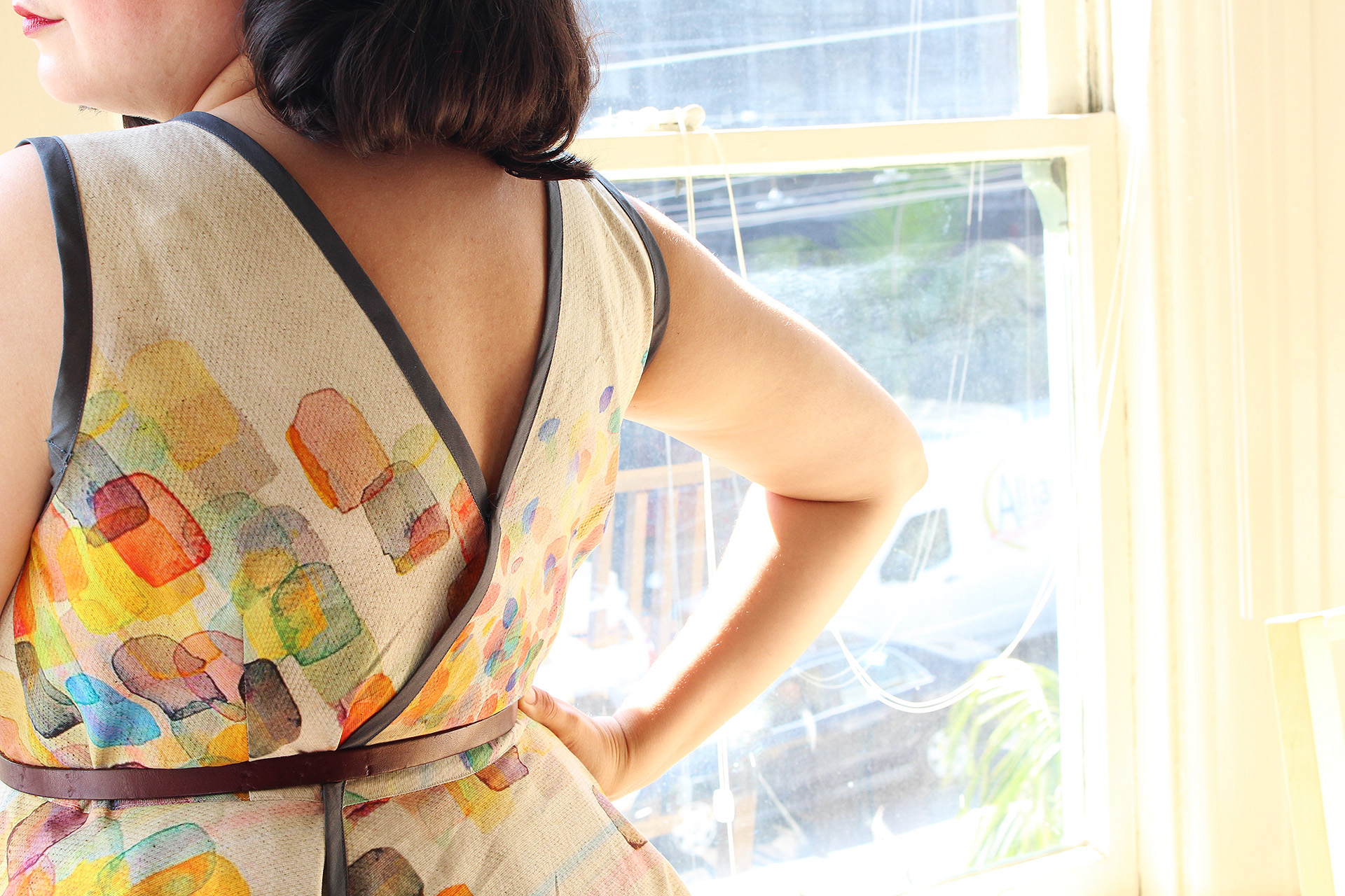 Back view of Simplicity 8085, bias binding and Britex Fabric watercolor Italian cotton | @vintageontap
