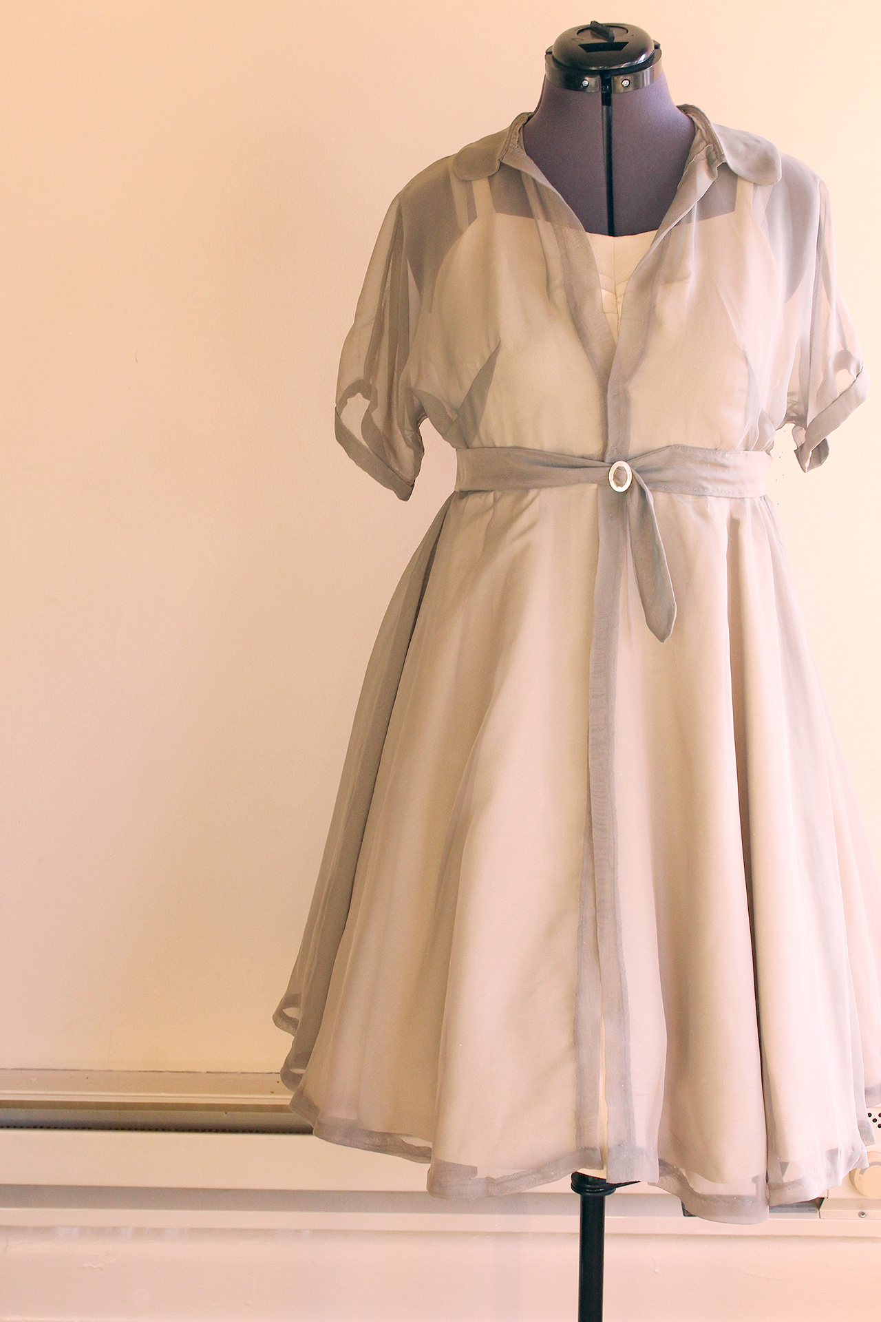 Simplicity 8252, completed vintage dress | @vintageontap